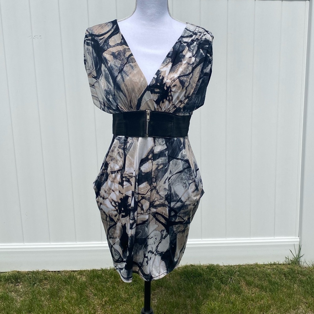 Joyce Leslie large mini dress with pockets
